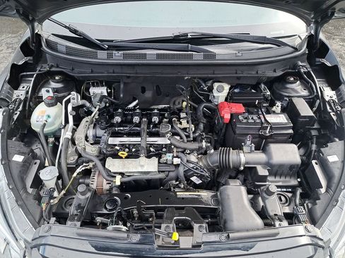 Used 2021 Nissan Kicks SR w/ SR Premium Package FWD image 19