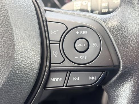 Used 2025 Toyota RAV4 XLE FWD image 20