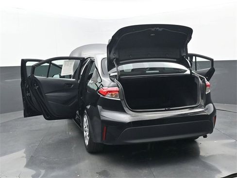 Used 2026 Toyota Corolla LE image 33