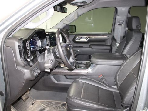 Used 2023 Chevrolet Silverado 1500 LTZ AWD/4WD image 19