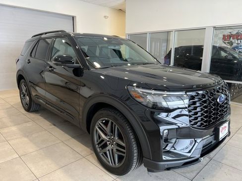 Used 2025 Ford Explorer ST w/ Sun And Sound Package image 3