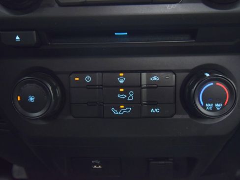 Used 2017 Ford F150 XL w/ Equipment Group 101A Mid AWD/4WD image 28
