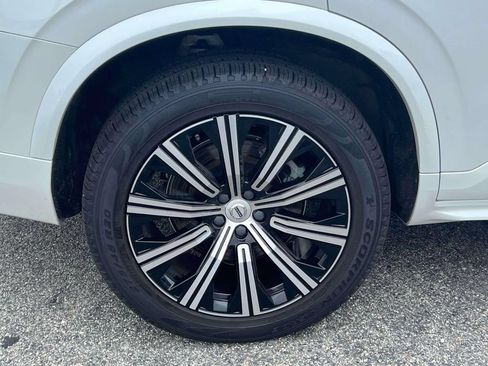 Used 2024 Volvo XC90 B5 Core w/ Protection Package Premier AWD/4WD image 11