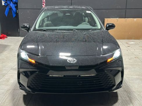 Used 2025 Toyota Camry LE w/ Convenience Package image 3