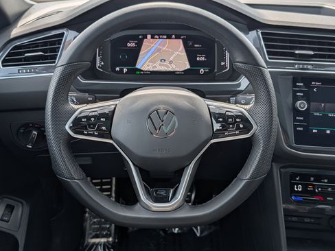 Certified 2022 Volkswagen Tiguan SEL R-Line AWD/4WD image 20