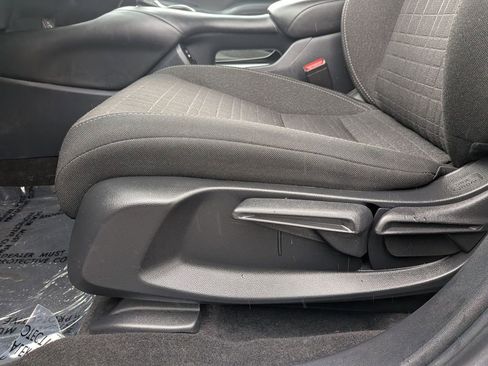 Used 2025 Honda HR-V LX image 16