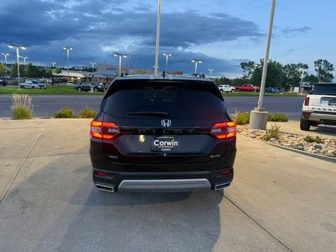 Used 2023 Honda Pilot Elite image 11