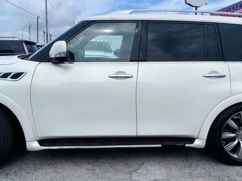 Used 2012 INFINITI QX56 4WD w/ Deluxe Touring Pkg image 2