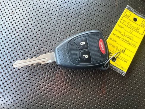 Used 2011 Jeep Wrangler Sahara w/ Connectivity Group AWD/4WD image 32