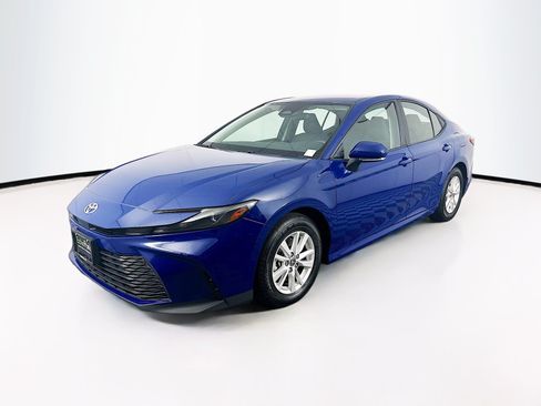 Used 2025 Toyota Camry LE FWD image 3