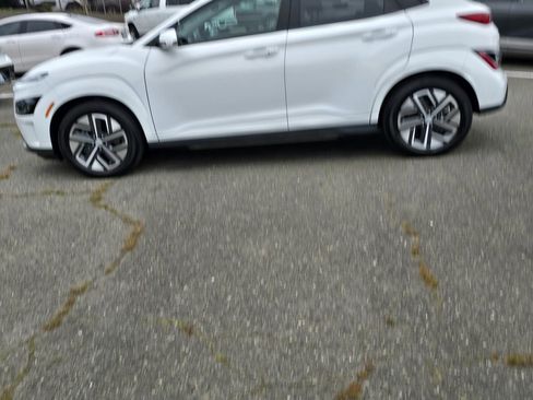 Used 2023 Hyundai Kona SE FWD image 4