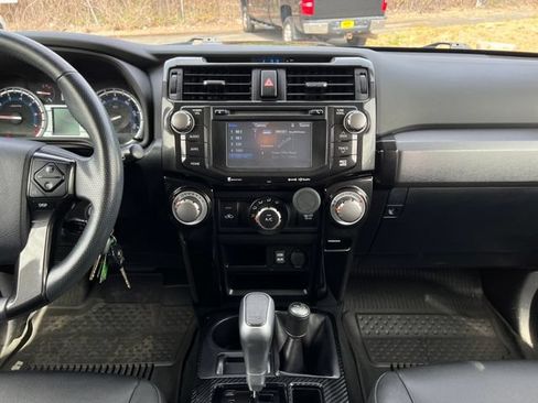 Used 2019 Toyota 4Runner TRD Off-Road Premium AWD/4WD image 19