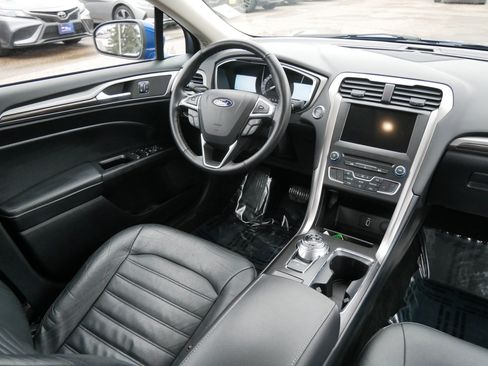 Certified 2018 Ford Fusion SE w/ Fusion SE Technology Package image 9