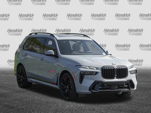 Used 2025 BMW X7 xDrive40i w/ M Sport Package AWD/4WD image 2