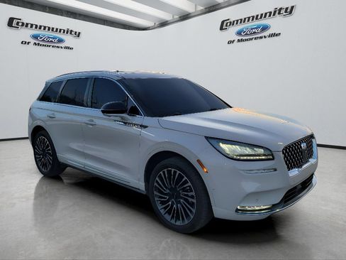 Used 2020 Lincoln Corsair Reserve w/ Equipment Group 201A image 3