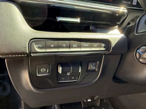 Used 2023 Cadillac Escalade Sport w/ LPO, ONYX Package AWD/4WD image 28