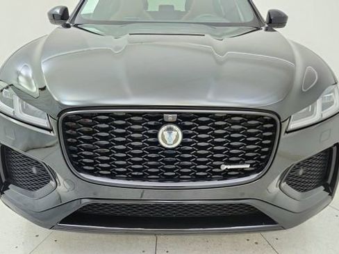 Used 2025 Jaguar F-PACE R-Dynamic S image 9
