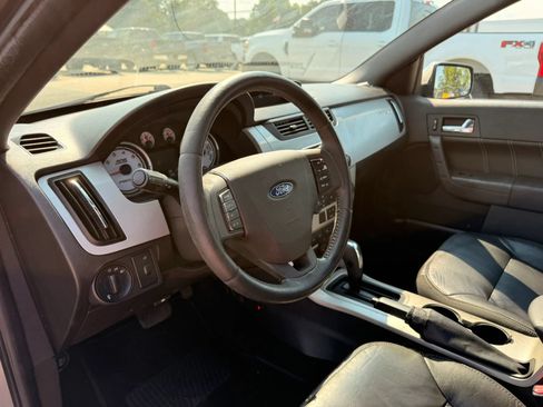 Used 2010 Ford Focus SEL FWD image 13