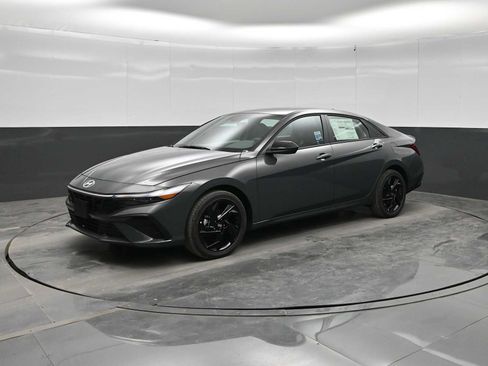 New 2026 Hyundai Elantra Sport FWD image 4
