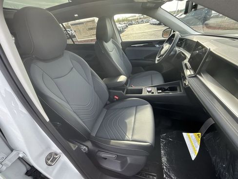 New 2026 Volkswagen Tiguan SE AWD/4WD image 25