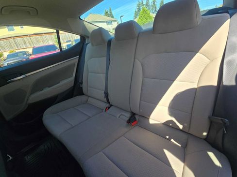 Used 2019 Hyundai Elantra SEL FWD image 16