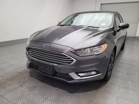 Used 2018 Ford Fusion SE w/ Equipment Group 201A FWD image 15