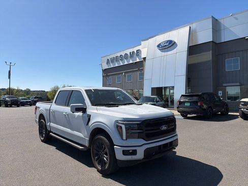 Used 2025 Ford F150 Lariat AWD/4WD image 4