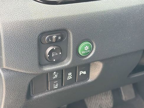 Used 2022 Honda Pilot Touring image 10