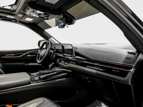 Used 2024 Cadillac Escalade V w/ LPO, ONYX Package image 10
