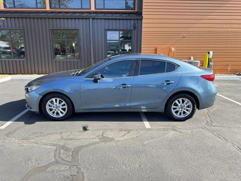 Used 2015 MAZDA MAZDA3 i Grand Touring image 2