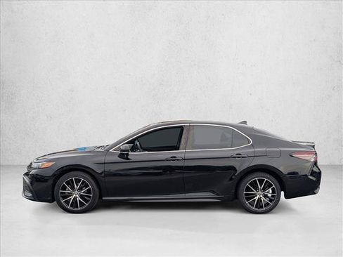 Used 2023 Toyota Camry SE FWD image 8