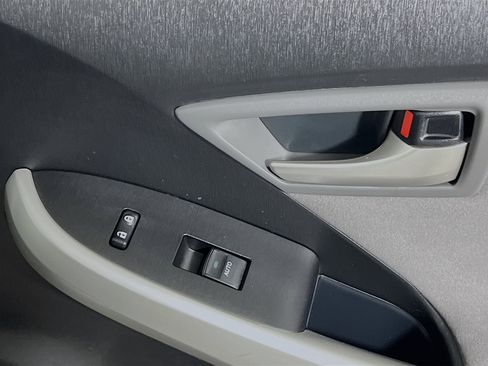 Used 2014 Toyota Prius Two image 30