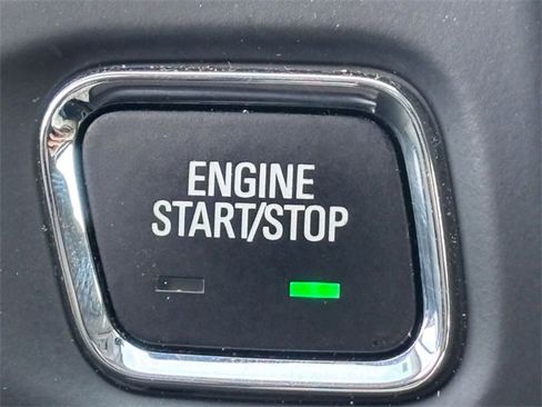 Used 2023 GMC Acadia SLT image 19