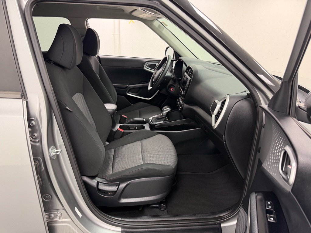 Used 2022 Kia Soul LX FWD image 10