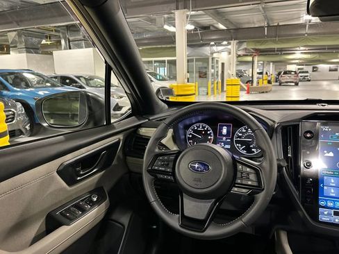 Used 2025 Subaru Forester Premium AWD/4WD image 21