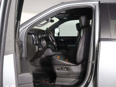 Used 2025 GMC Sierra 2500 AT4 w/ Technology Package AWD/4WD image 33