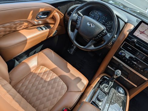 Certified 2024 INFINITI QX80 Sensory AWD/4WD image 9
