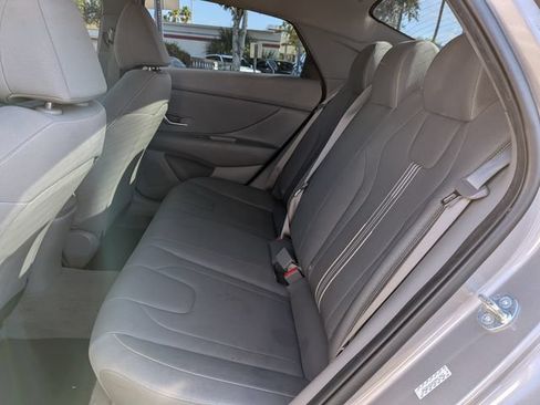Used 2023 Hyundai Elantra SEL w/ Convenience Package FWD image 16