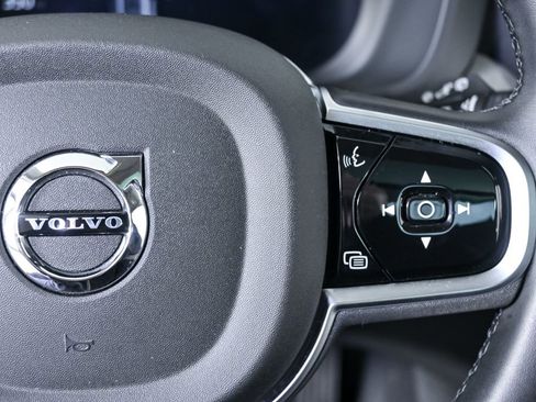 Certified 2025 Volvo XC60 B5 Plus image 12