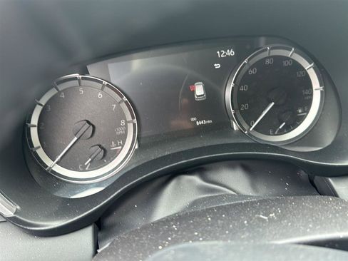 Used 2025 Toyota Highlander XLE image 6