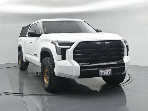 Used 2024 Toyota Tundra Limited AWD/4WD image 56