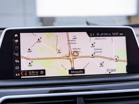 Used 2019 BMW 750i xDrive w/ Executive Package image 15