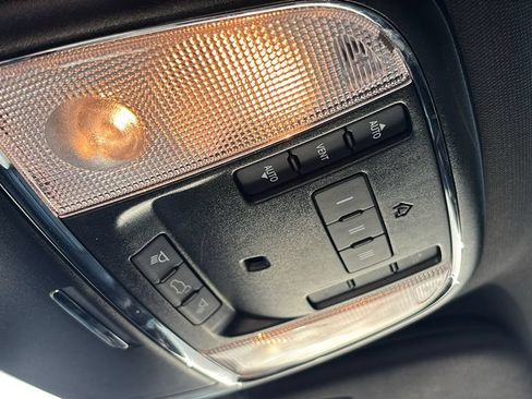 Used 2020 Jeep Grand Cherokee Overland AWD/4WD image 24