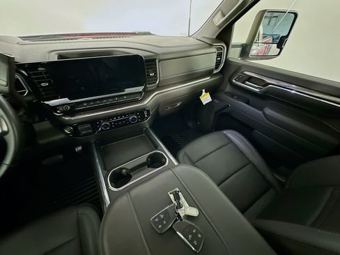 Used 2024 Chevrolet Silverado 2500 LTZ w/ LTZ Plus Package AWD/4WD image 11