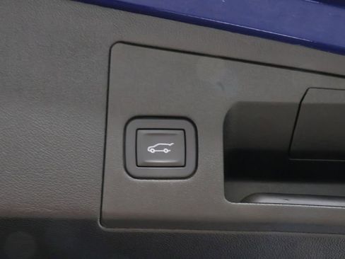 Used 2025 Cadillac XT5 Premium Luxury image 31