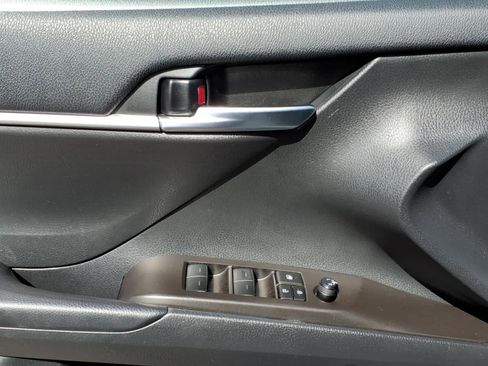 Used 2023 Toyota Camry SE image 13