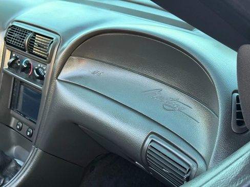 Used 2001 Ford Mustang Cobra image 40