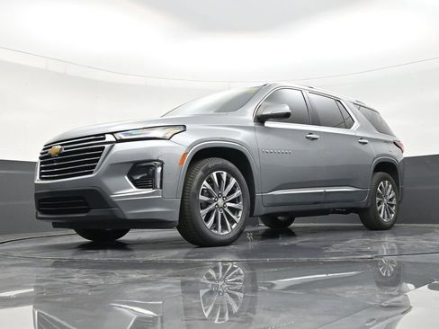 Used 2023 Chevrolet Traverse Premier FWD image 20