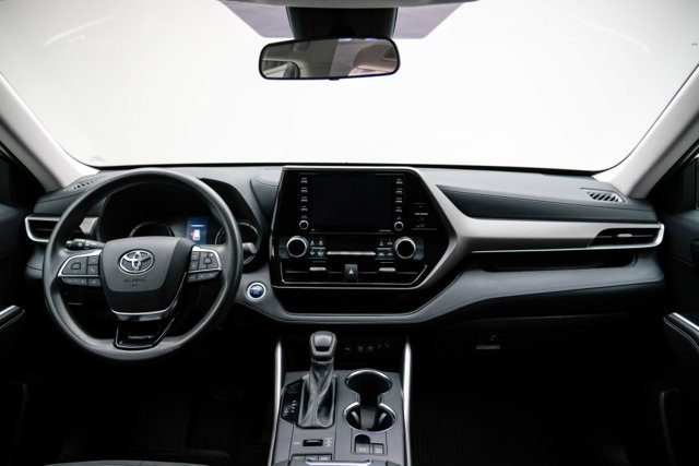 Used 2021 Toyota Highlander L AWD/4WD image 5