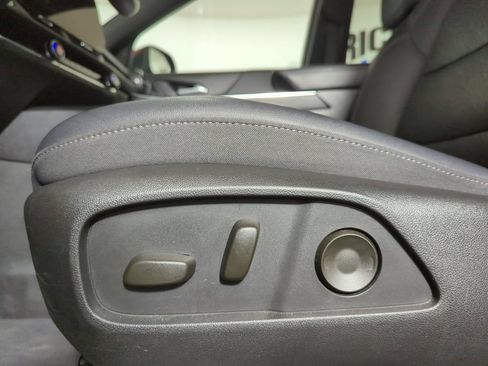 Used 2025 Chevrolet Equinox LT w/ Convenience Package II FWD image 25